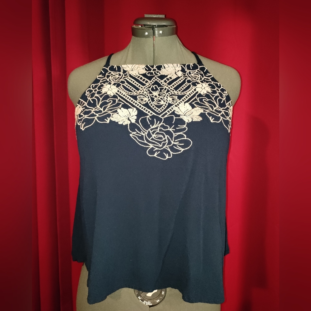 Eyeshadow floral embroidered tank top